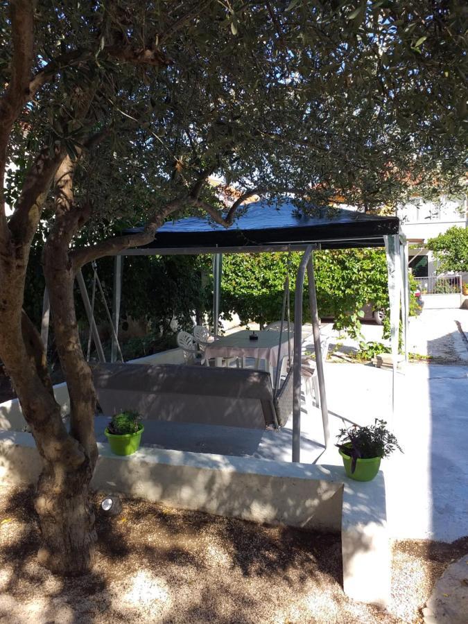 Apartments Jelicic Biograd Na Moru Buitenkant foto