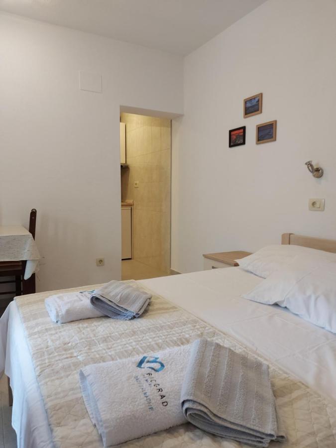 Apartments Jelicic Biograd Na Moru Buitenkant foto