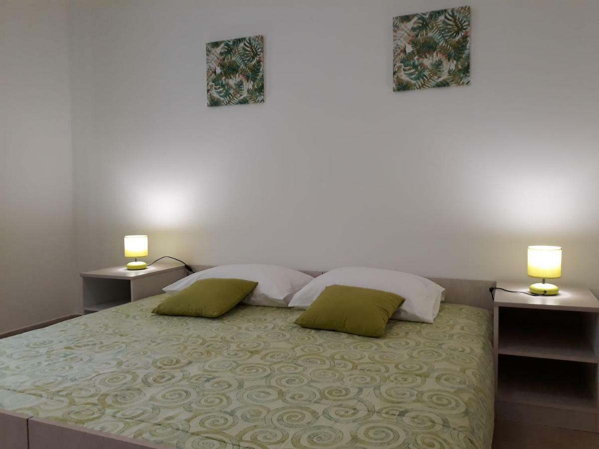 Apartments Jelicic Biograd Na Moru Buitenkant foto