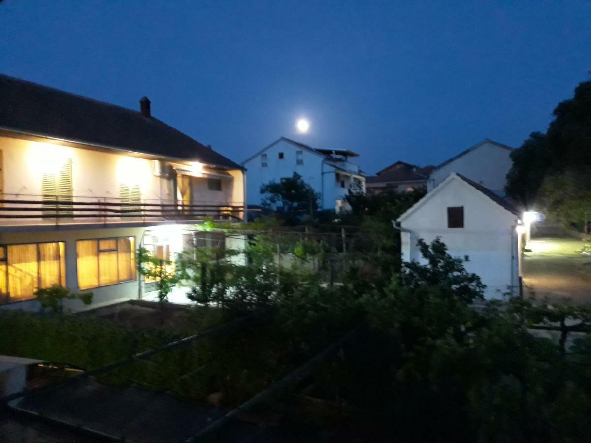 Apartments Jelicic Biograd Na Moru Buitenkant foto