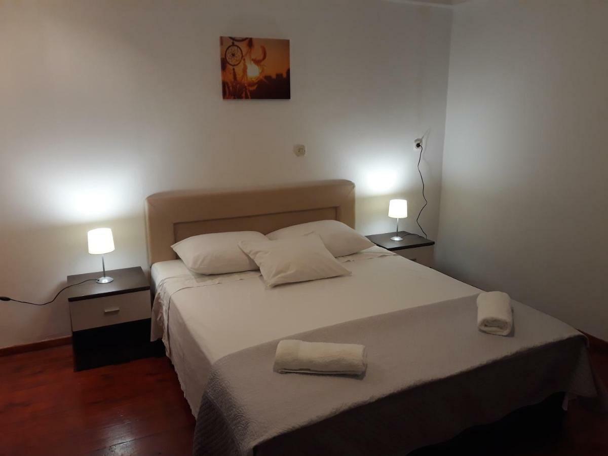 Apartments Jelicic Biograd Na Moru Buitenkant foto