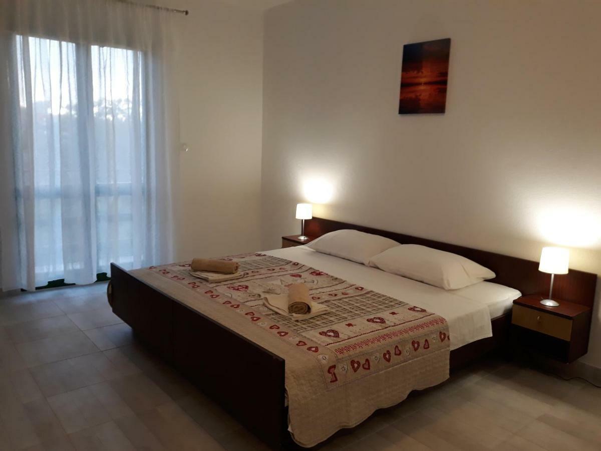 Apartments Jelicic Biograd Na Moru Buitenkant foto